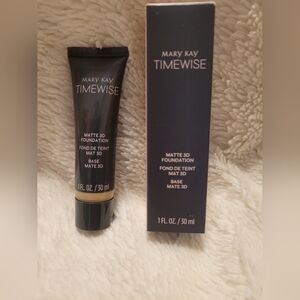 Mary Kay Matte 3D Foundation Beige W 160